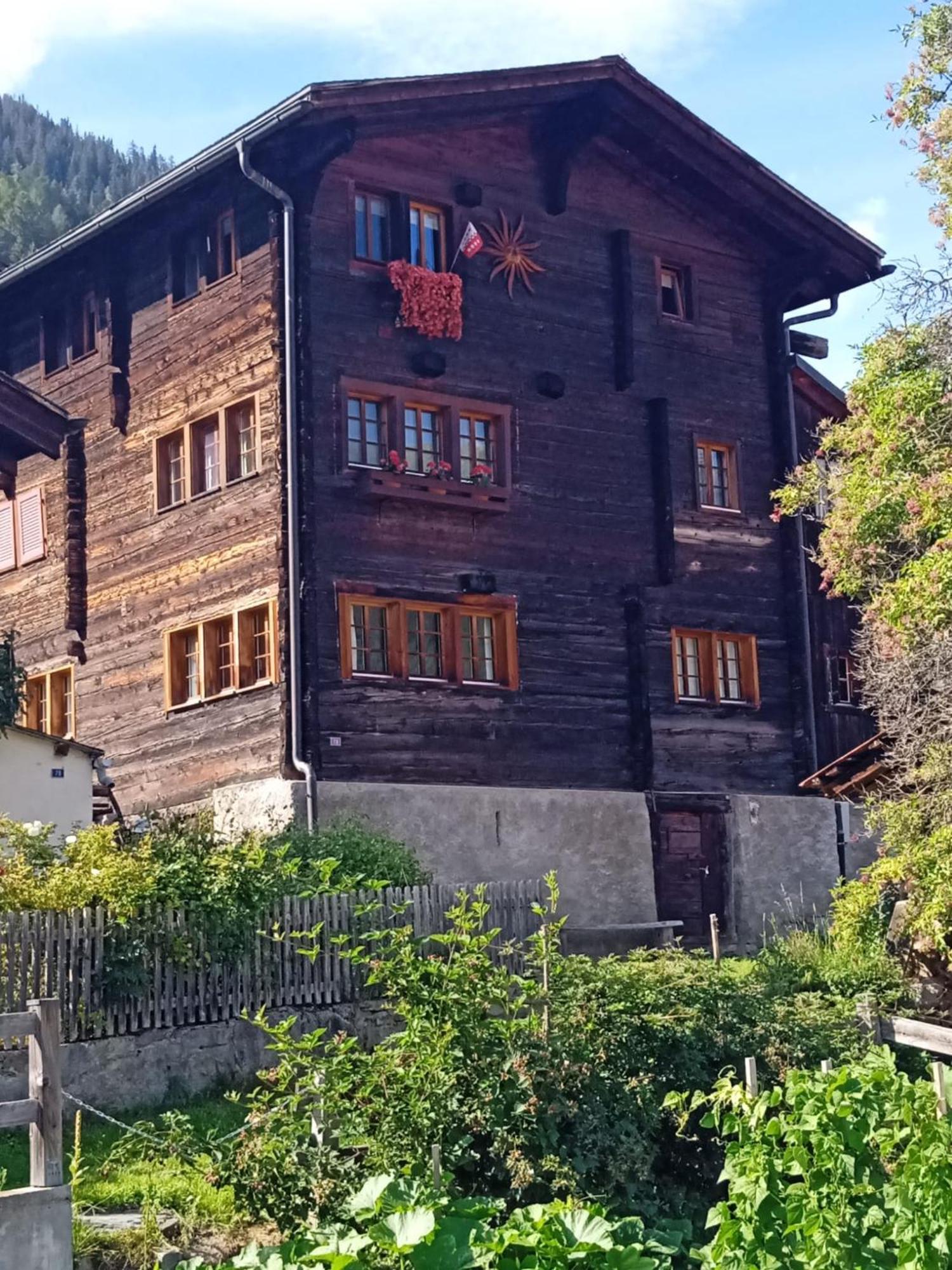פיש Heimeliges Walliserhaus מראה חיצוני תמונה
